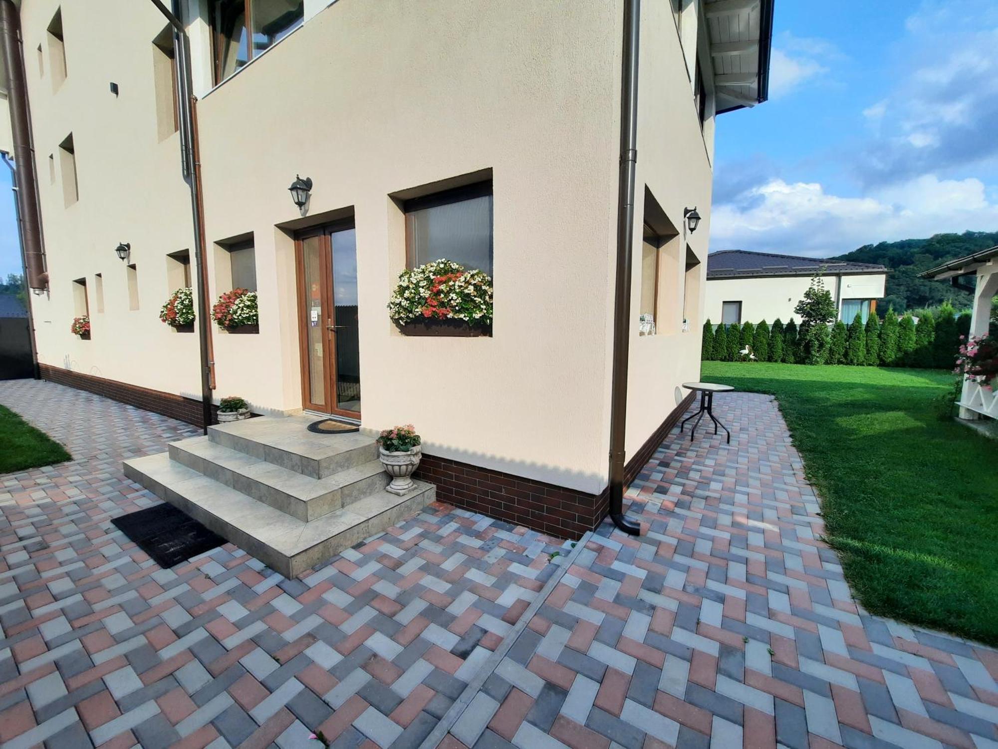Aristocat Hotels Rasnov Exterior photo