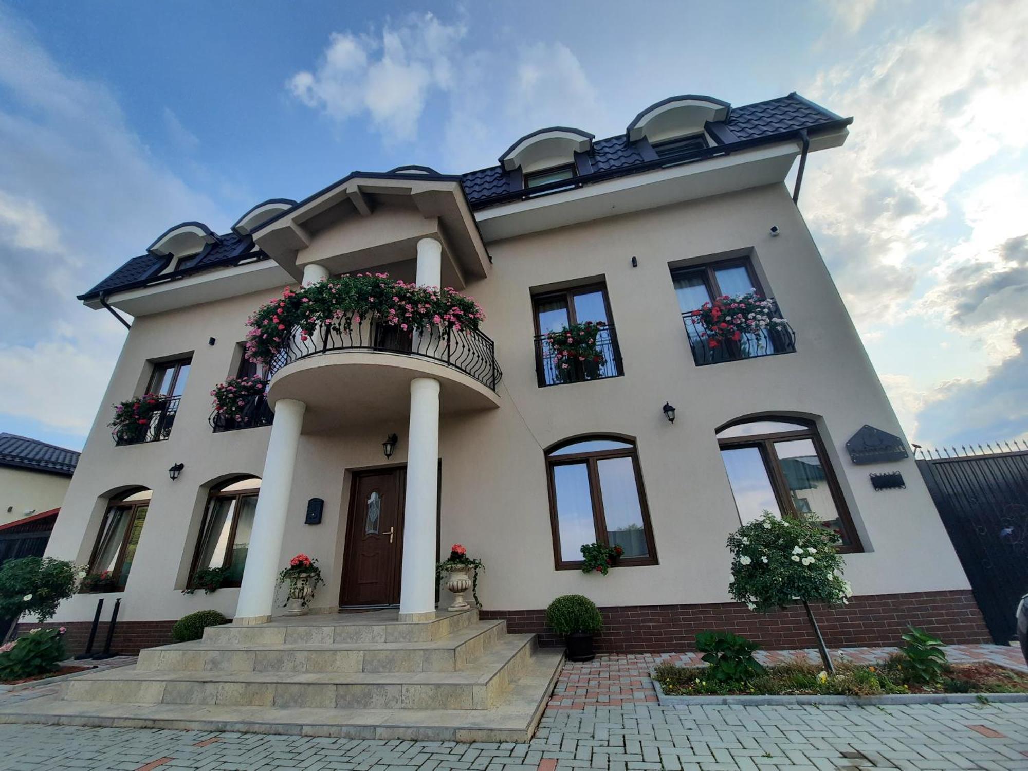 Aristocat Hotels Rasnov Exterior photo